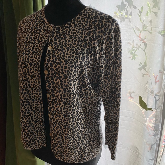 Cute Grey Leopard Print Cardigan. Sz M. - Picture 3 of 4